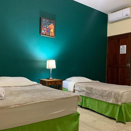 Hostal Fachente León Exteriér fotografie