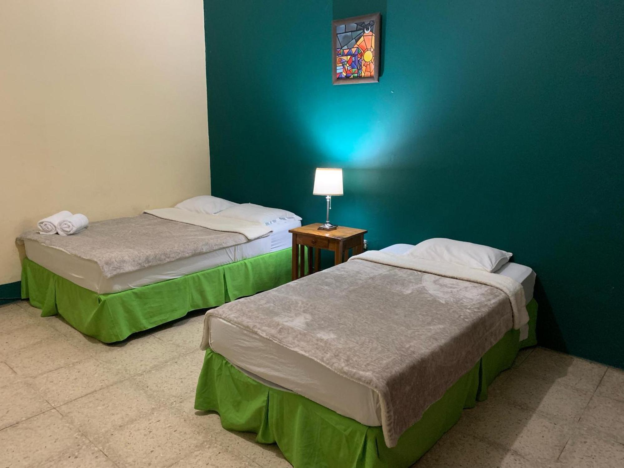 Hostal Fachente León Exteriér fotografie